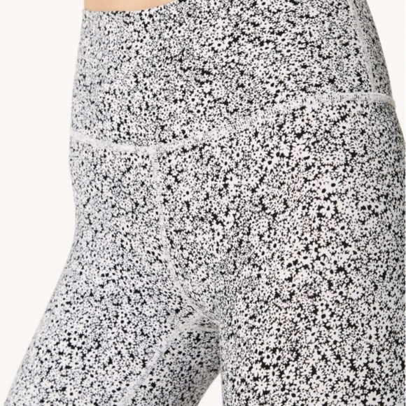 Lululemon Wunder under luxtreme - Picture 2 of 5